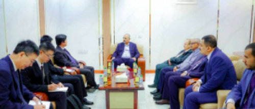 الرئيس الزُبيدي يبحث مع سفير الصين دعم مسار التنمية