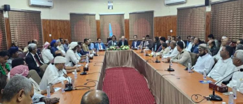 بمشاركة الكثيري: مكتب تنفيذي الوادي يؤكد مباشرة العمل تحت راية علم الجنوب