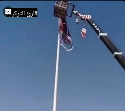 عاجل: رفع علم الجنوب على منفذ الوديعة وانزال العلم اليمني من كل المنافذ