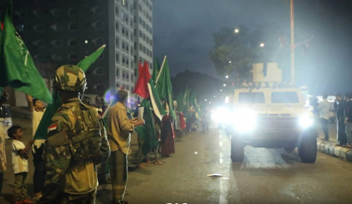 عاجل: وفد سعودي - إماراتي يصل عدن وسط استقبال شعبي واسع واستعداد للقاء الزُبيدي (صور)