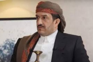 عضو في مجلس القيادة الرئاسي يفضح بيع سلاح الشرعية في أسواق مأرب