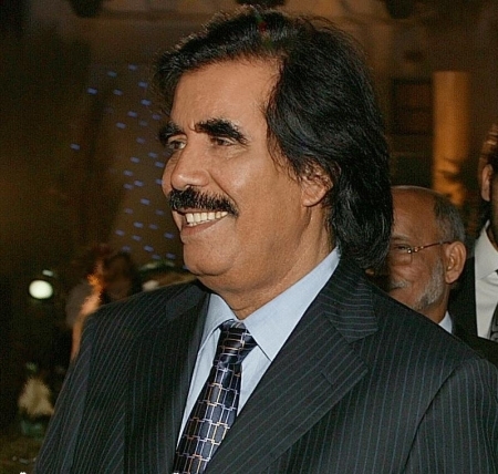 الرئيس البيض يطمئن شعب الجنوب ويبشرهم بقدوم الخير