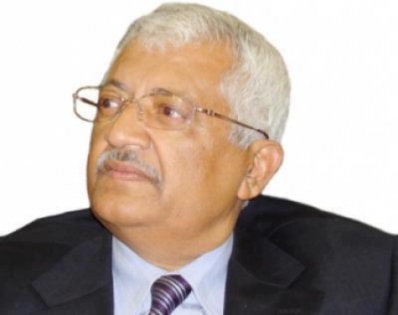 د ياسين :إن 18مليارديرا يمتلكون 130 مليار دولار و10% يستحوذون على85% من دخل اليمن  د ياسين: بدون مشروع سياسي إجتماعي واضح لن يكون هناك مشروع إقتصادي