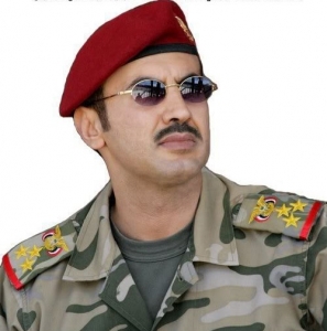 استقالة نجل صالح من قيادة الحرس الجمهوري تجمّـــد من قبل الرئيس هادي وإقالة علي محسن قريبآ