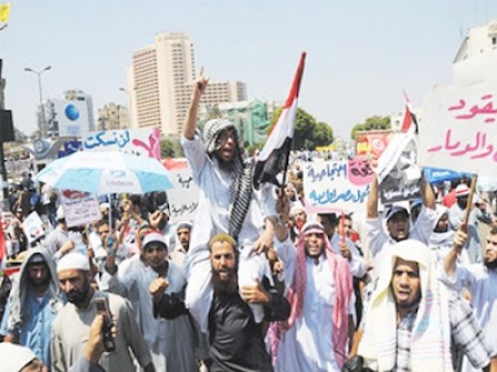 تظاهرة لـ 1000 اسلامي في التحرير بالقاهرة : سلفيو مصر لا مكان للدولة المدنية