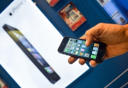 هاتفا "آي فون 5" و"غالاكسي اس 3" ينضمان الى النزاع القائم بين "سامسونغ" و"آبل" في الولايات المتحدة