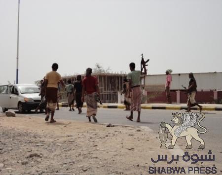 عاجل : اللجان الشعبية تتبادل اطلاق النيران مع عناصر قاعدية في لحمر شرق مودية ابين