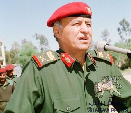 الرئيس هادي يصدر قــــراراً هــــامــــاً بتوحيد الجيش : والاطاحة يحيى محمد عبدالله صالح