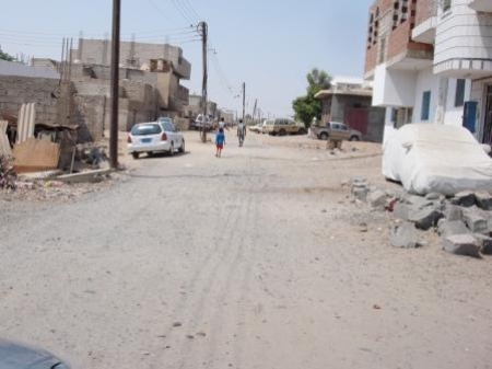 عاجل :مسلحون على 3سيارات يغتالون امرأة بمنزلها في عدن