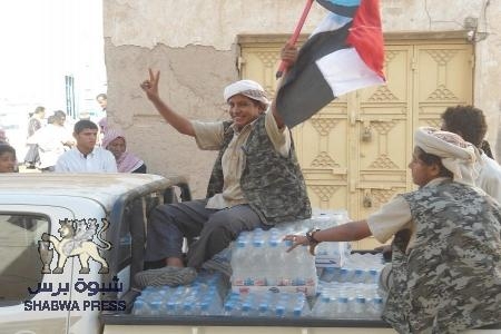 ألا يا عدن جات السيول المكبرة .. تأهبي واستقبليهم يا عدن.. شعر من وحي المناسبة الكبرى