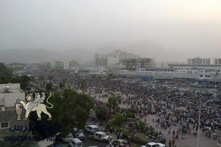 صورة جوية للحشود التي توافدت على ساحة العروض قبل يوم واحد من المهرجان