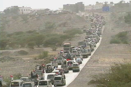 فيديو يضهر وصول وفود الضالع ويافع وردفان الى ساحة الأحتفال بخور مكسر