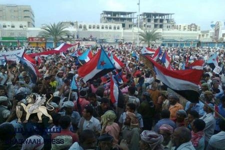 من ساحة الحرية .. من ساحة الثوار الان