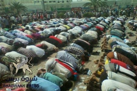 تقبل الله صلاتكم ودعاؤكم .. وهنيئا لكم طعامكم يا فرسان الشرف والحرية والغد المشرق (صور)