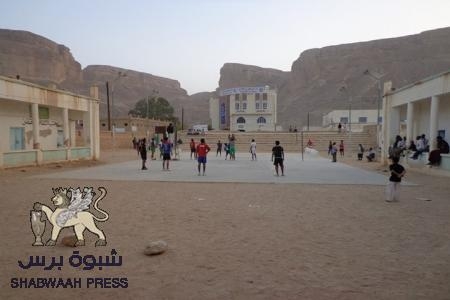 في ظل الترتيب دوري الدرجة الأولى للكرة الطائرة الهيئة الإدارية لنادي شباب القطن تعقد اجتماع لمناقشة التطورات