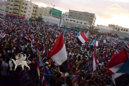شبوة برس- تطمئن أبناء الجنوب : لا اصابات في جموع المحتشدين في ساحة الحرية بخورمكسر