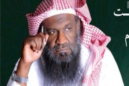 دعوة إمام سابق للحرم للبس مايوه بتبوك