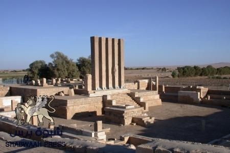 أبناء مأرب في وقفتهم السادسة يوجهون رسائل إلى رئيس الجمهورية ورعاة المبادرة الخليجية ويتضامنوا مع الجرحى المعتصمين