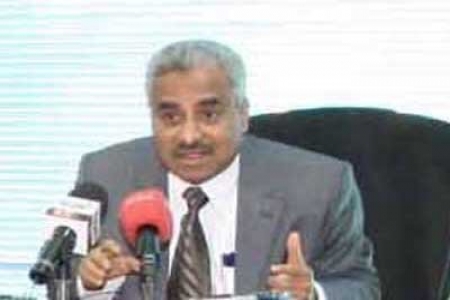 في ندوة بعدن :باصرة ينصح الجنوبيين بعدم الدخول في الحوار دون ضمانات وهناك مبادرة خليجية خاصة بالجنوب