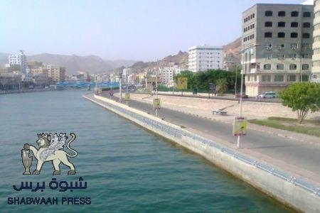 بحضور وزيري الاتصالات والشباب والرياضه مباراة كرة قدم تتحول الى ثورة جنوبية في مدرجات ملعب المكلا أمس (فيديو )