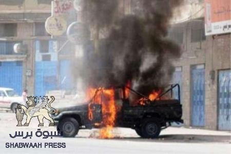 احراق طقم عسكري أمام شرطة المنصورة واطلاق نار في كابوتا
