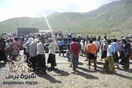 اطلاق رصاص على اعتصام في سقطرى لمنع ترحيل المستثمر بن حمدون من أبناء الجزيرة مقيدا الى صنعاء