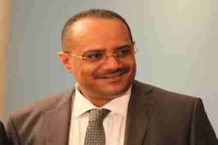 نقابة موظفي النقل تدين الاعتداء على منزل الوزير باذيب وتحذر من المساس به