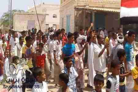 المئات من ابناء مدينة شحير ينددون بالفتاوى التكفيرية ضد ابناء الجنوب
