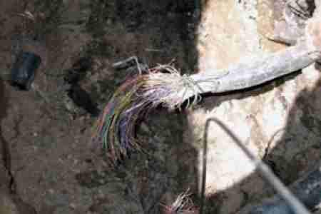 كابل الالياف الضوئية يتعرض للتخريب في منطقة صافر بمأرب