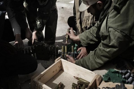 تقرير: السلاح الليبي يتدفق لسوريا ومصر