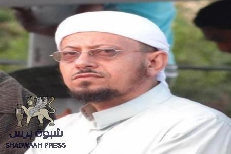 الشيخ محسن المفلحي والشيخ عبد القوي الوحيري يعزيان اسرة الفقيد جمال النقيب