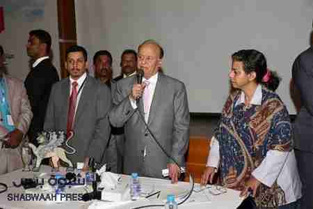 هادي يؤكد اتخاذ إجراءات لحل القضية الجنوبية