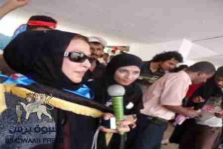 السفيرة سبأ العبدلي تصل حوطة لحج برفقة ناشطات من عدن