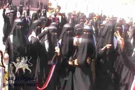طالبات يهر يخرجن يوم الطالب الجنوبي ينددن بالاغتيالات ويدعين للزحف صوب عدن