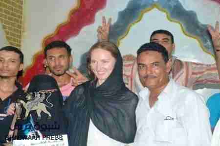 الإعلامية والكاتبة والصحفية السويدية تانيا تزور المركز الاعلامي بخورمكسر