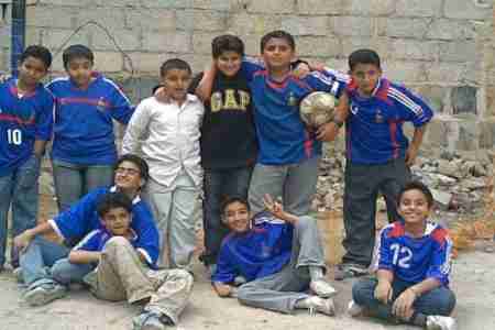 رسالة لـ "عمة الشهيد أمان" : عشنا في صنعاء أكثر من عدن ، والأسرة حزينة من بعدك يا حسن!