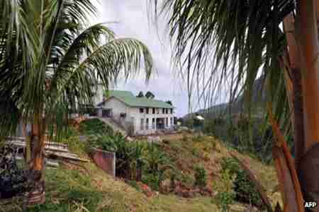 سجناء في الفردوس: القراصنة الصوماليون في سيشل