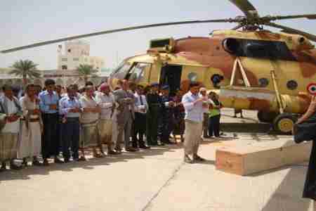 نقل جثمان قتيل القطن الرائد مطير بمروحية الى صنعاء