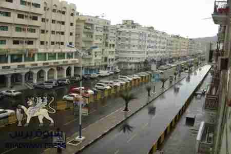 قوات الامن اليمني تهاجم منزلا في المعلا وتعتقل شابين