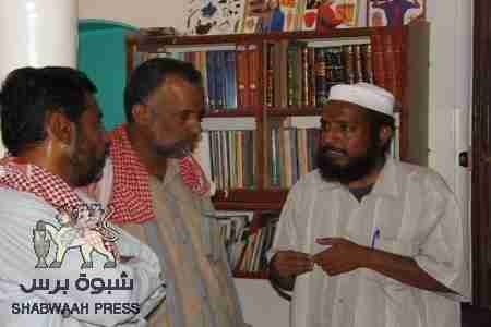 &rlm;امين عام محلي شبام ورئيس الشؤون الأجتماعية يطلعان على فعاليات المخيم الثقافي