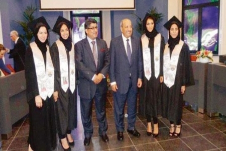 نجاح أربع طبيبات سعوديات:  يتصدرن جامعة ‘‘ماسترخت‘‘ الهولندية.. وجامعات السعودية ترفضهن .