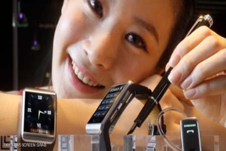 ساعة ذكية من سامسونغ بنظام أندرويد