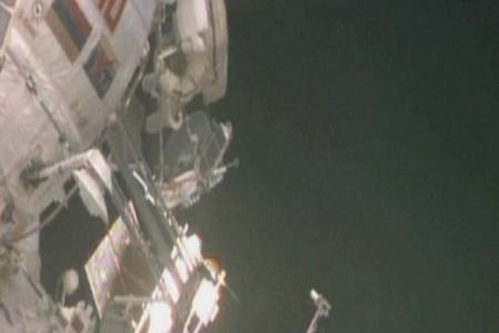 شاهد ..أول مشي فضائي