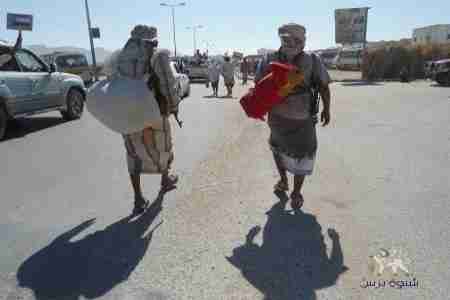 أكثر من 150سيارة نقل وشاحنة تنطلق من عتق الى ساحة الحرية بخور مكسر