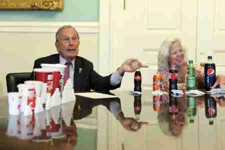 كاتب يمني : مخاطبا بلومبيرغ اليهودي .. كنتم خير أمة أخرجت للناس !