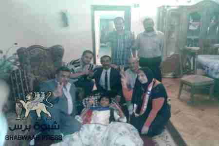 إعلاميين مصريين يزورون جريح شبواني في القاهرة