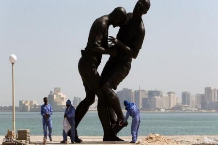 في قطر ‘‘ نطحة زيدان‘‘ .. من فن معاصر إلى ‘‘ صنم ‘‘