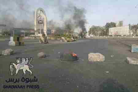 أصوات الرصاص في منصورة عدن تذكر بالمعارك الحربية وجرح طفل وشاب