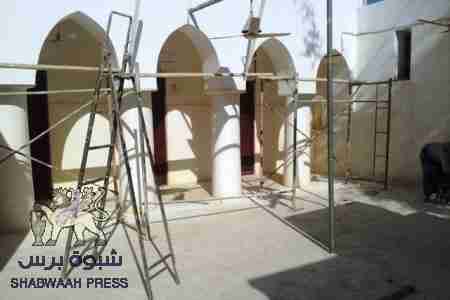 دائرة الشباب والطلاب بمديرية تريم وبمساعده فاعلي الخير تطلق حملة لترميم وتنظيف مساجد مدينة تريم