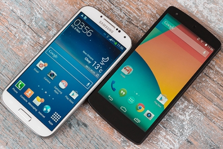 Nexus 5 في مواجهة Galaxy S4 : من الأفضل ؟